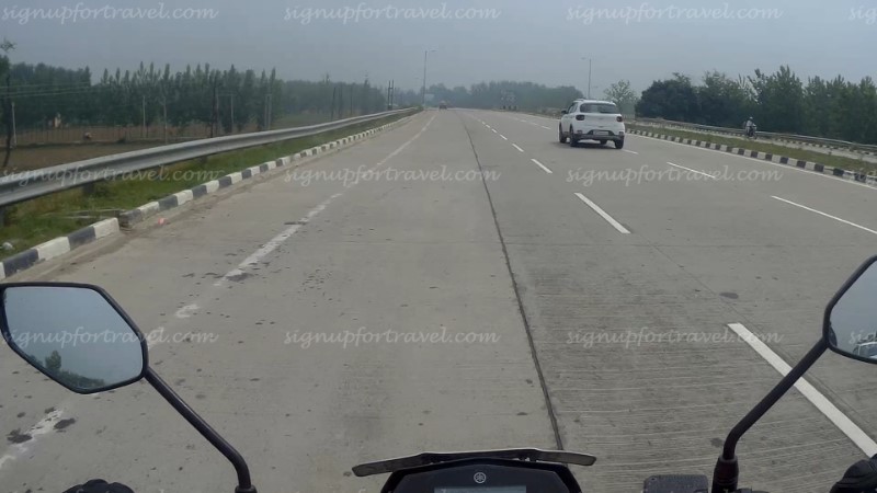 Concrete-wide-smooth-roads-Dhanolti-travelogue