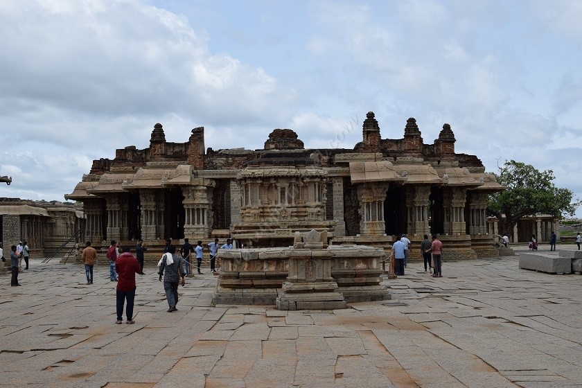 Main inside complex of the Vitthala temple