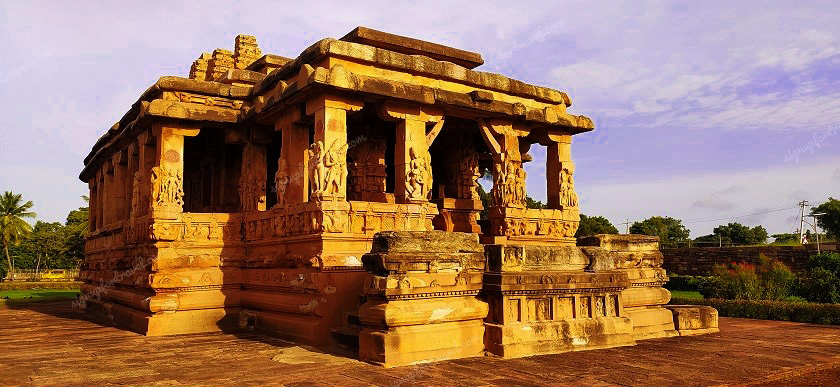 Closeup of the main temple, Aihole