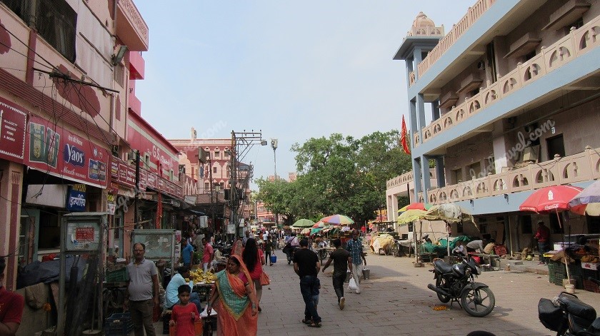 Alley opening into wide street near Dashashwamedh Ghat - Varanasi