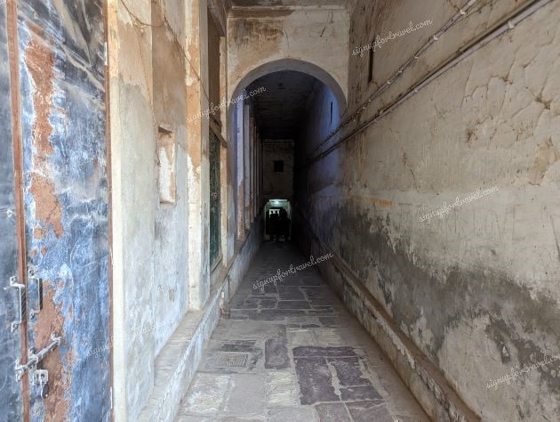 unnel leading from the courtyard to Ganga Ghat - Ramnagar Fort - Varanasi