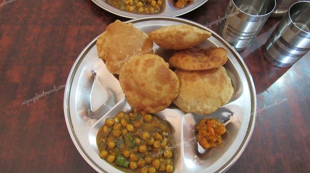 Breakfast at Bobby Restaurant Sarnath